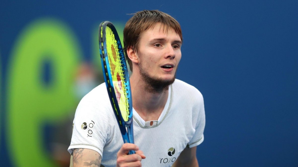 Казахстанский теннисист Бублик уверенно стартовал на турнире ATP-1000 в Париже