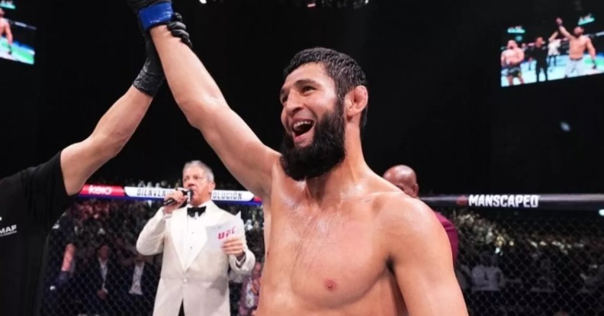 UFC анонсировал чемпионский бой Хамзата Чимаева