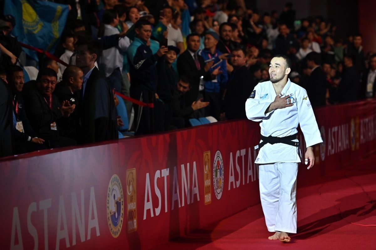 Казахстанец с победы стартовал на чемпионате мира по дзюдо