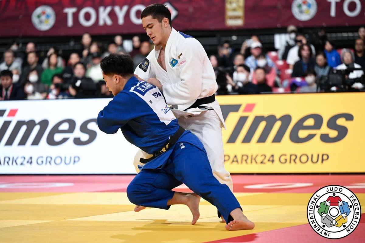 Казахстанец выиграл первую схватку на ЧМ по дзюдо