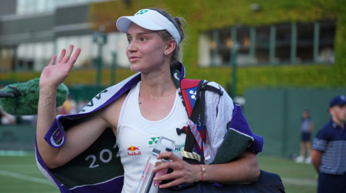 Елена Рыбакина уверенно прошла дальше на Уимблдоне