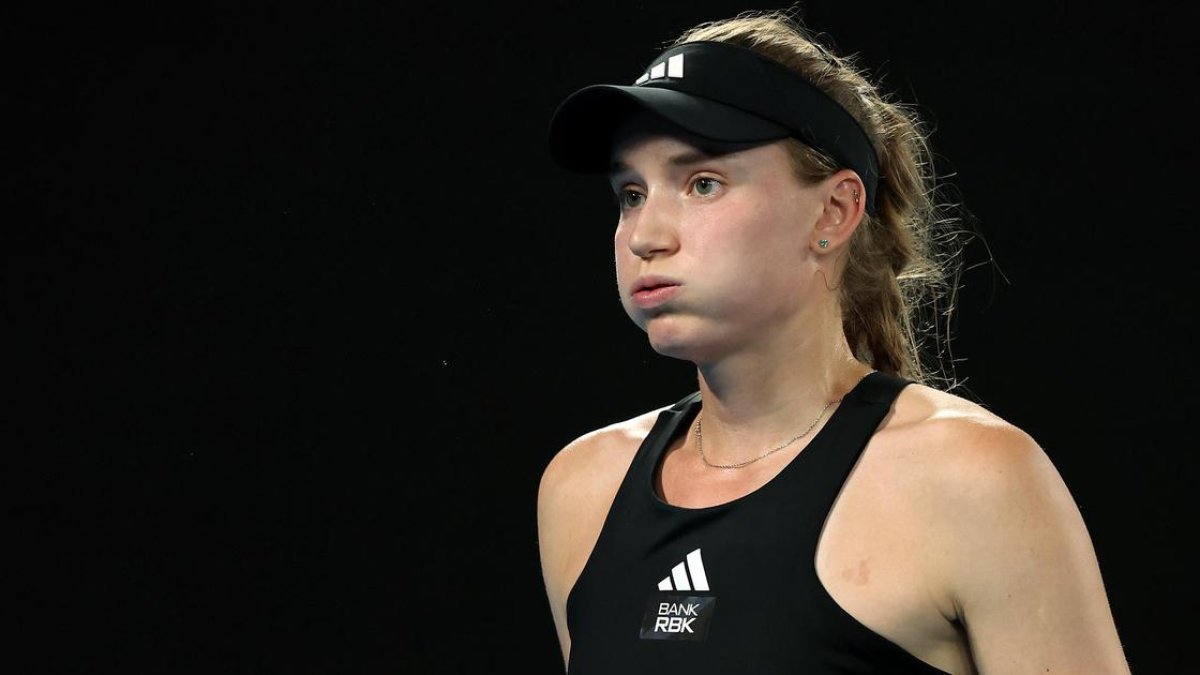 Елена Рыбакина сделала признание о проблемах после сенсационного провала