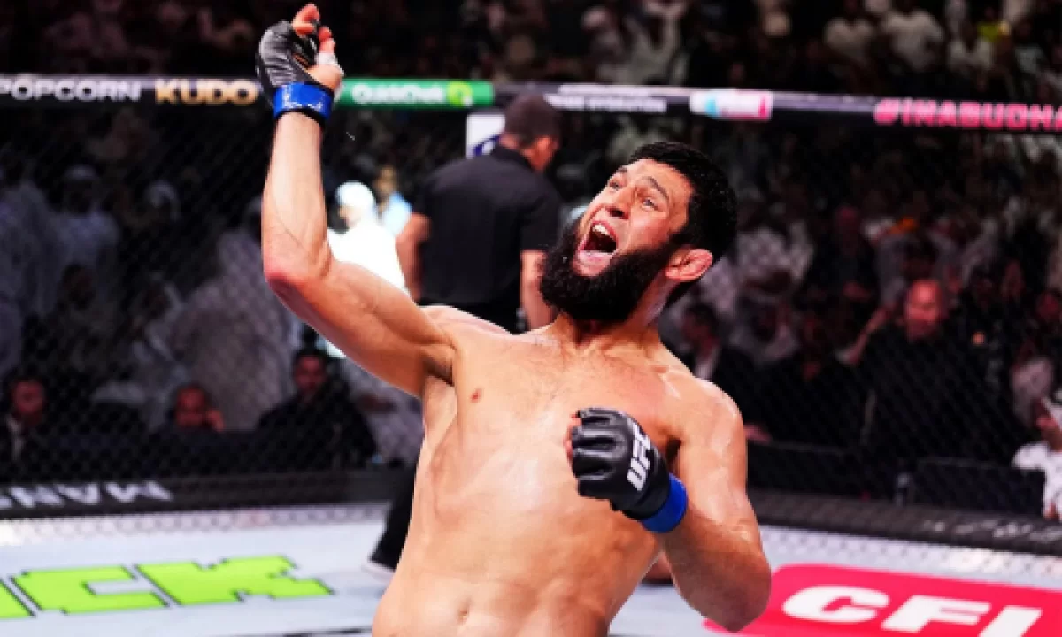 Чимаев сделал заявление о бое с Махачевым за титул UFC в весе Рахмонова