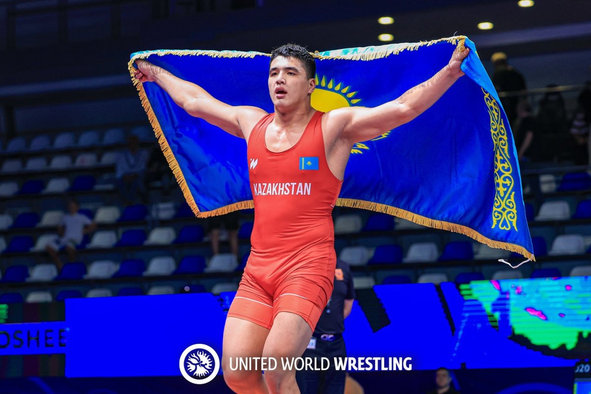 Казахстанские вольники взяли пять медалей на чемпионате мира U20
