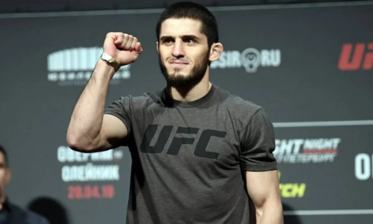 В UFC официально подтвердили бой Ислама Махачева за титул в полусреднем весе