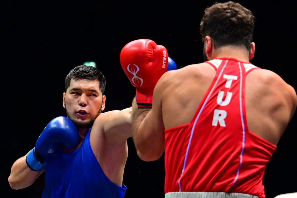 Айбек Оралбай вышел в четвертьфинал чемпионата мира
