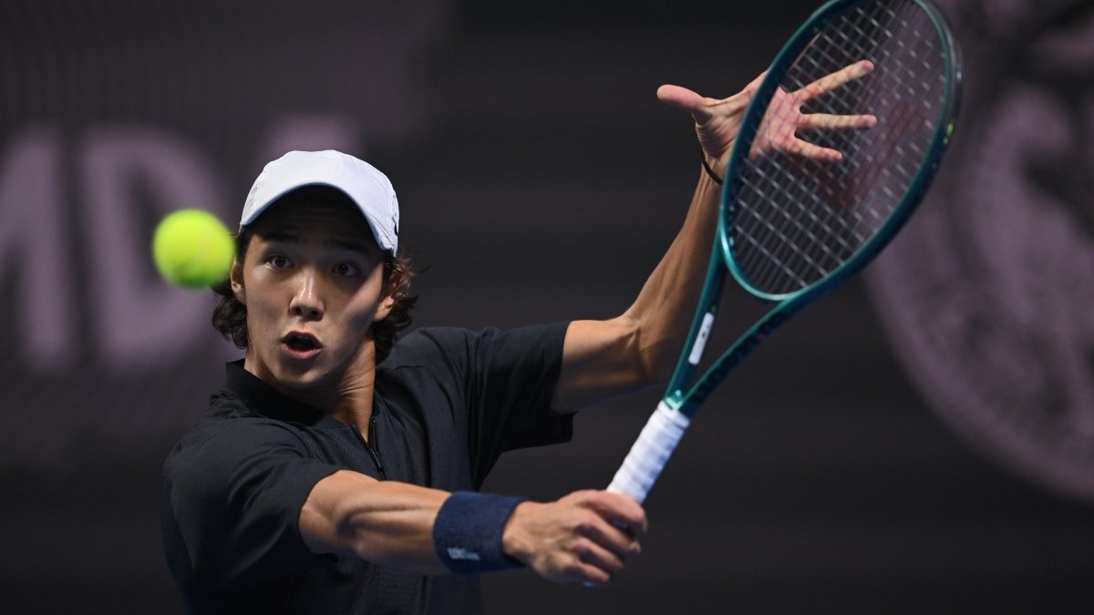 Теннисист Омарханов впервые выиграл одиночный титул в профессиональном туре