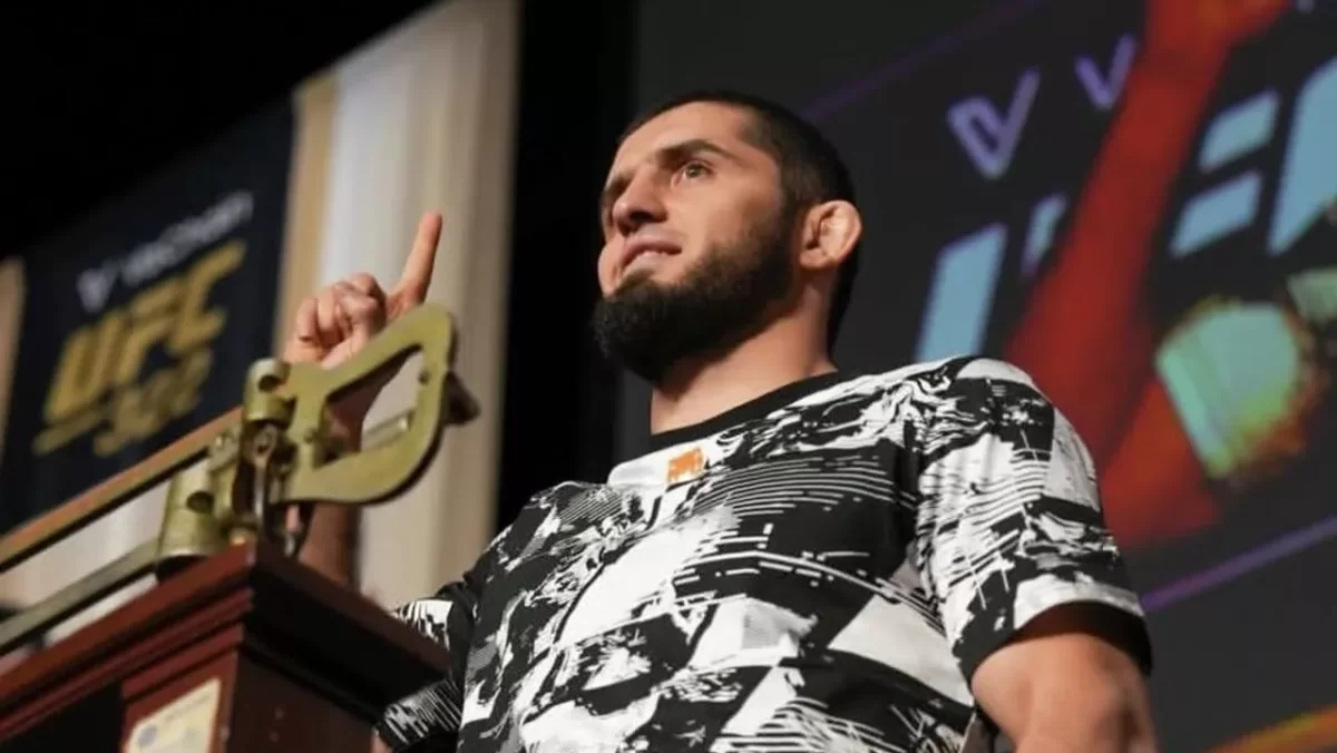 Махачев назвал условия для возвращения в лёгкий дивизион UFC