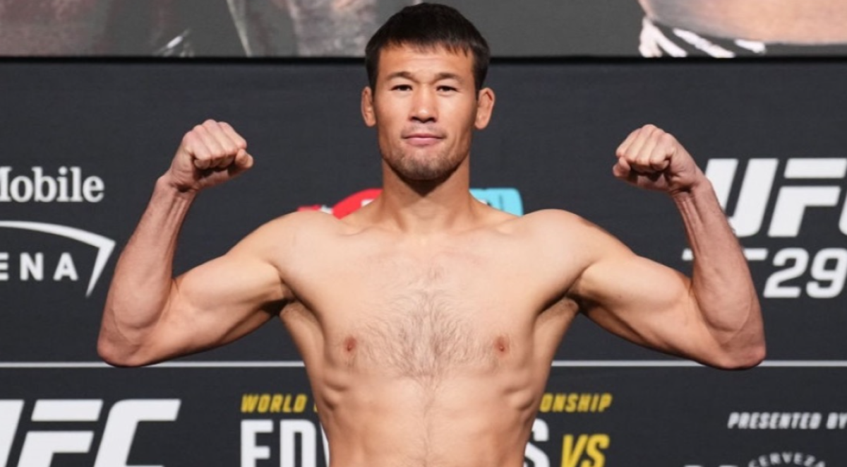 Эксперт оценил шансы боя Рахмонов — Махачев