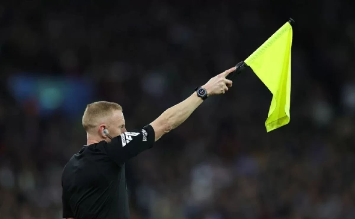 УЕФА отклонил инициативу по изменению правила офсайда