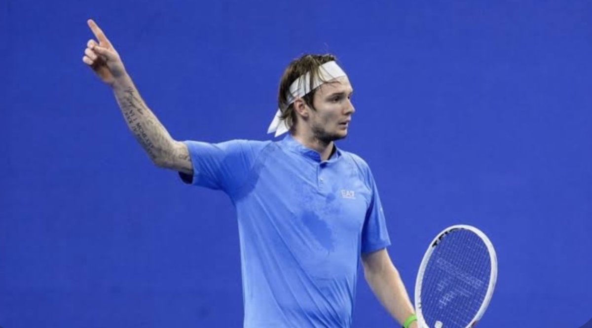 Александр Бублик вылетел с Australian Open