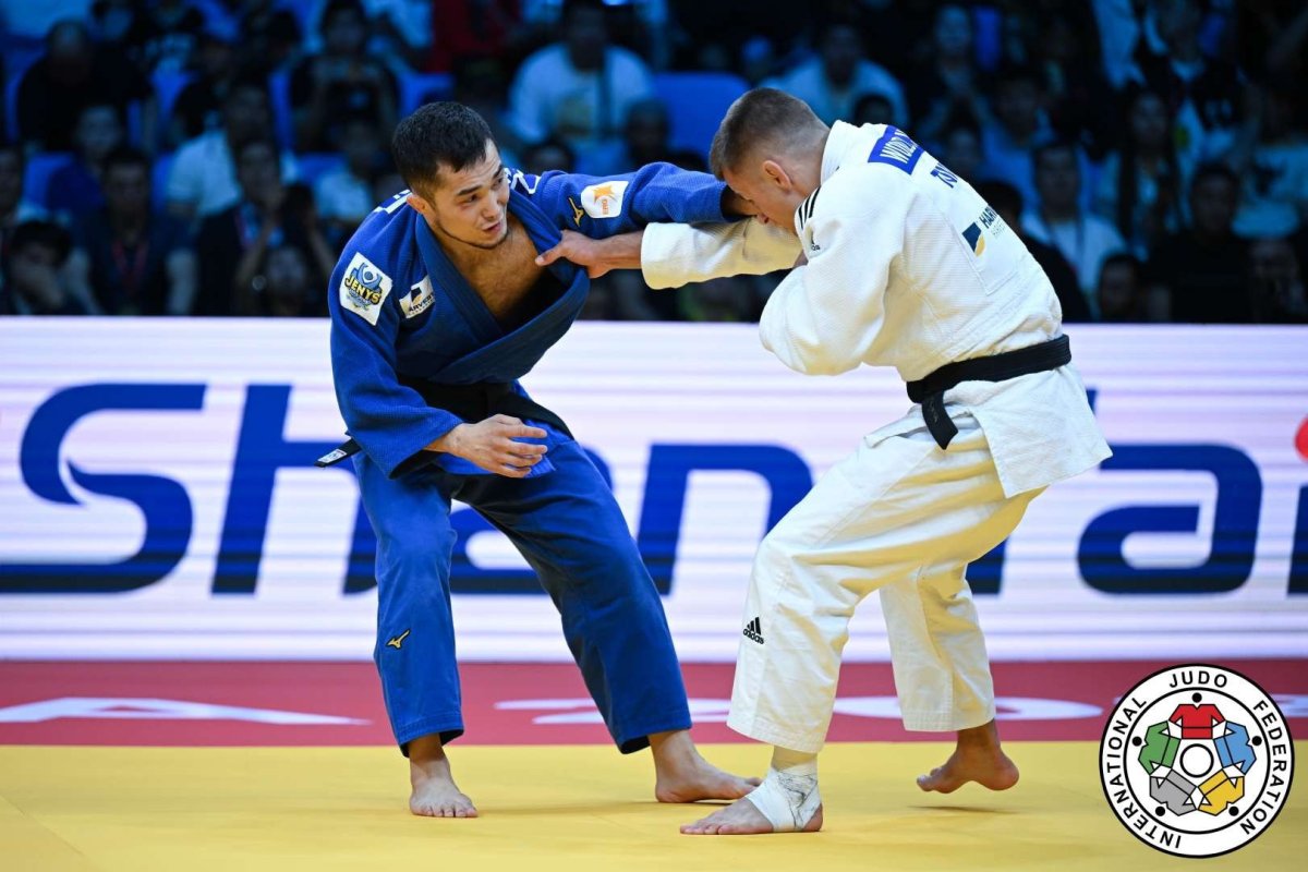 Казахстан остался без медалей в первый день Grand Slam в Узбекистане