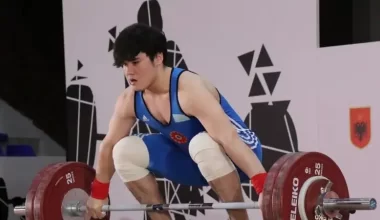 Казахстанец стал чемпионом мира по тяжелой атлетике