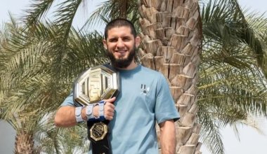 Махачев освободит титул UFC в легком весе