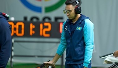Казахстанец завоевал "серебро" этапа Кубка мира по пулевой стрельбе