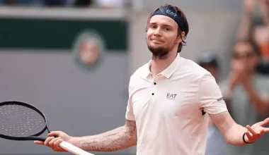 Бублик обыграл Чилича и вышел во второй круг US Open