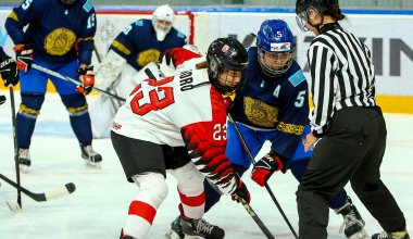 Казахстан с поражения стартовал на женском чемпионате Азии по хоккею