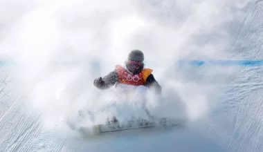 Вице-чемпионка мира по сноуборду попала под снежный обвал в Японии