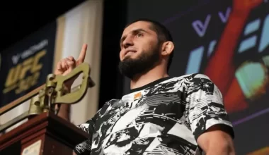 Махачев назвал условия для возвращения в лёгкий дивизион UFC