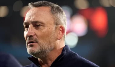 Фанаты «Ниццы» устроили протест с дымовыми шашками после шестого поражения подряд