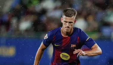 Футболист "Барселоны" Ольмо пропустит месяц из-за травмы