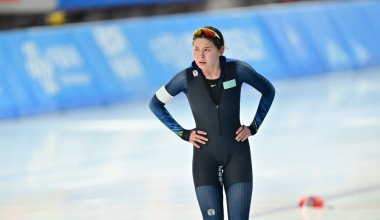 Казахстанские юниоры завоевали 11 медалей на Кубке мира по конькобежному спорту