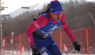 Казахстанский биатлонист заработал первые очки в сезоне на этапе Кубка мира