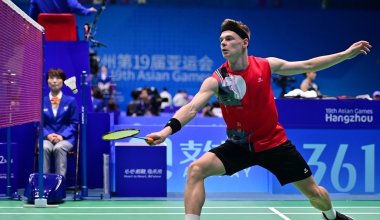 Дмитрий Панарин вышел в 1/8 финала международного турнира по бадминтону