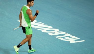 Алькарас обыграл Алекса де Минора и вышел в полуфинал Australian Open