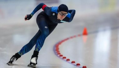 Казахстан завоевал 13 медалей на юниорском этапе Кубка мира по конькобежному спорту