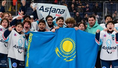 Юные казахстанские хоккеисты выиграли крупный турнир в Канаде